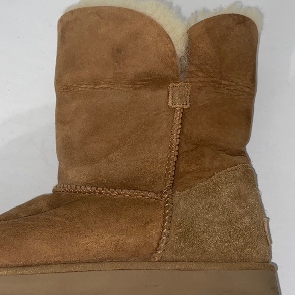 Ugg boots - Classic Cuff Short Boots - Sold - Picture 13 of 14